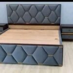 Lit 3 places entièrement Capitonné avec dorrure + coffres